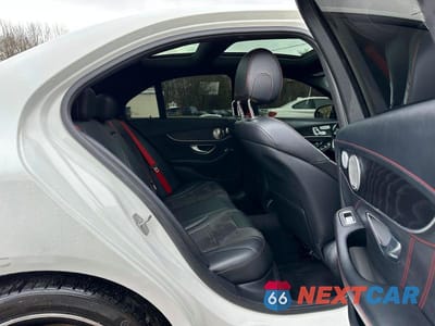 Zdjęcie 8 z 10 samochodu: 2017 MERCEDES-BENZ C 43 4MATIC AMG VIN:55SWF6EB8HU189403 - miniatura