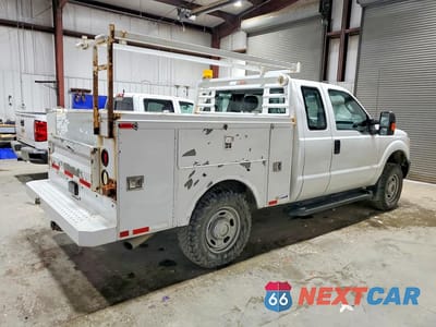 Trzecie zdjęcie samochodu z tyłu: 2014 FORD F250 SUPER DUTY UTILITY / SERVICE TRUCK VIN:1FT7X2B62EEA27539 - miniatura