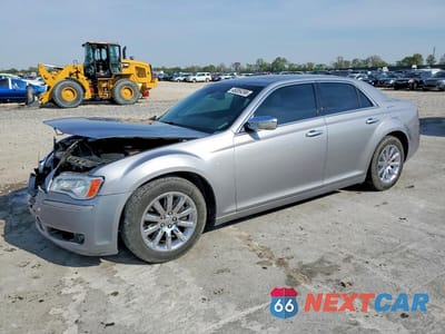 2013 CHRYSLER 300C 2C3CCAET1DH686469 - główne zdjęcie licytacji z USA - miniatura