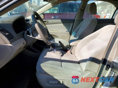Zdjęcie 7 z 12 samochodu: 2004 TOYOTA CAMRY LE VIN:4T1BE32K94U899610 - miniatura