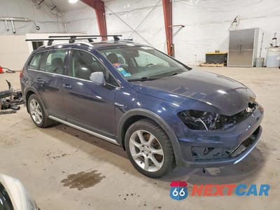 Czwarte zdjęcie samochodu z boku: 2017 VOLKSWAGEN GOLF ALLTRACK S VIN:3VWH17AU8HM538235 - miniatura