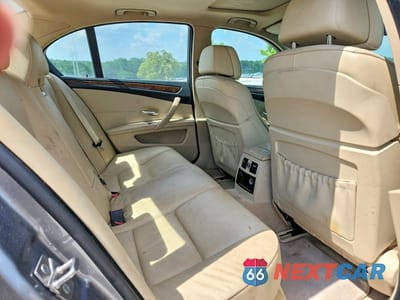 Zdjęcie 12 z 14 samochodu: 2010 BMW 528 I VIN:WBANU5C51AC363709 - miniatura