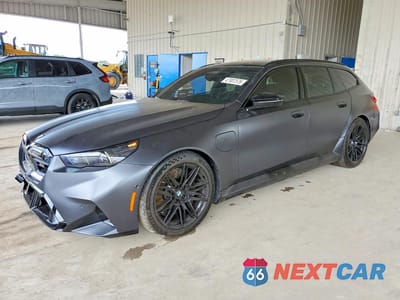 2026 BMW M5 TOURING WBS83GV09TCW16447 - główne zdjęcie licytacji z USA - miniatura