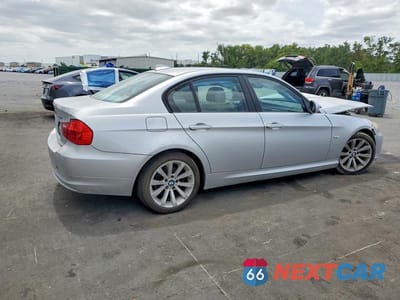 Trzecie zdjęcie samochodu z tyłu: 2010 BMW 328 I VIN:WBAPH7C59AA175752 - miniatura