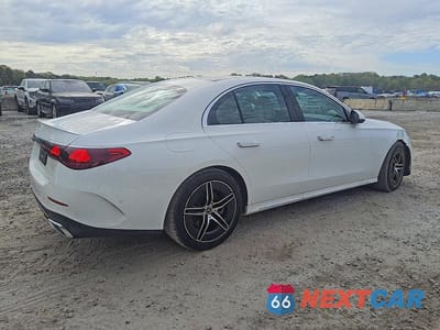 Trzecie zdjęcie samochodu z tyłu: 2025 MERCEDES-BENZ E 350 VIN:W1KLF4GB5SA126836 - miniatura
