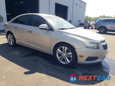 Czwarte zdjęcie samochodu z boku: 2011 CHEVROLET CRUZE LTZ VIN:1G1PH5S96B7102664 - miniatura