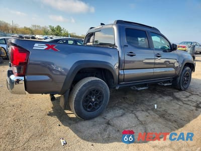 Trzecie zdjęcie samochodu z tyłu: 2023 TOYOTA TACOMA SR5 V6 VIN:3TYCZ5AN8PT130338 - miniatura