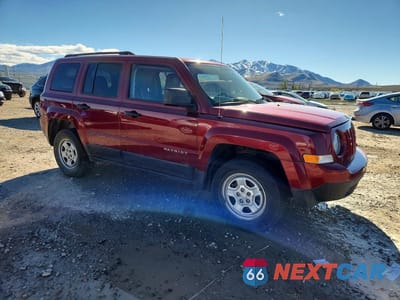 Czwarte zdjęcie samochodu z boku: 2016 JEEP PATRIOT SPORT VIN:1C4NJRBB9GD805567 - miniatura