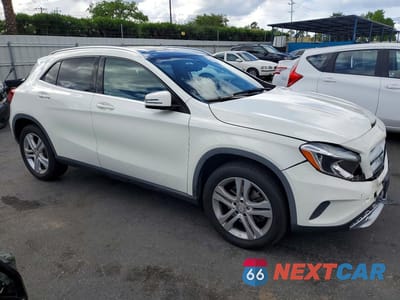 Czwarte zdjęcie samochodu z boku: 2017 MERCEDES-BENZ GLA 250 4MATIC VIN:WDCTG4GB0HJ334990 - miniatura