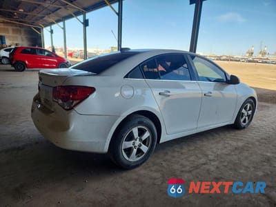 Trzecie zdjęcie samochodu z tyłu: 2015 CHEVROLET CRUZE LT VIN:1G1PC5SB4F7274098 - miniatura