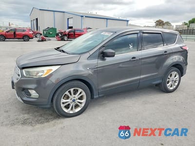 2017 FORD ESCAPE SE 1FMCU0GD1HUC78268 - główne zdjęcie licytacji z USA - miniatura