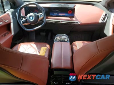 Zdjęcie 8 z 13 samochodu: 2024 BMW IX XDRIVE50 VIN:WB523CF02RCP02773 - miniatura