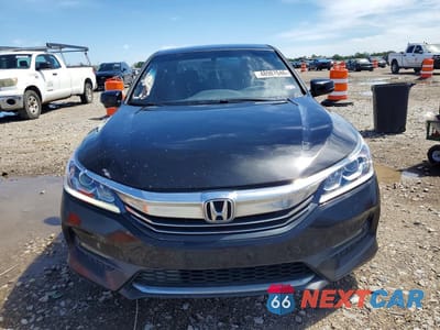 Piąte zdjęcie samochodu w środku: 2017 HONDA ACCORD EX VIN:1HGCR2F73HA035741 - miniatura