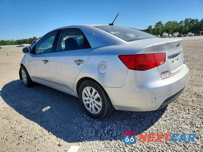 Drugie zdjęcie samochodu z przodu: 2010 KIA FORTE LX VIN:KNAFT4A27A5049285 - miniatura