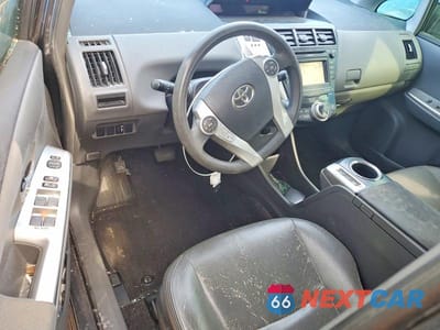 Zdjęcie 8 z 12 samochodu: 2013 TOYOTA PRIUS V THREE VIN:JTDZN3EU1D3219477 - miniatura
