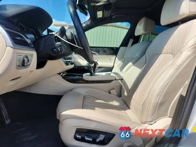 Zdjęcie 7 z 12 samochodu: 2019 BMW 750 I VIN:WBA7F0C5XKGM24801 - miniatura