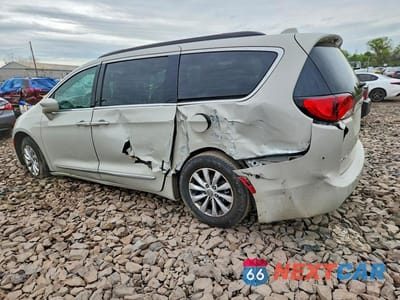 Drugie zdjęcie samochodu z przodu: 2017 CHRYSLER PACIFICA TOURING L VIN:2C4RC1BG6HR739745 - miniatura