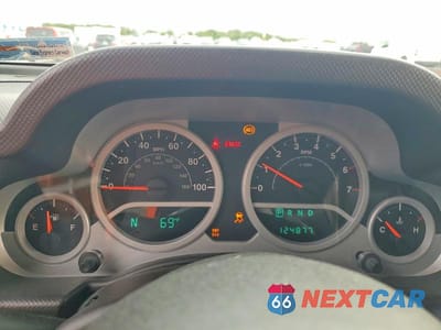 Zdjęcie 9 z 11 samochodu: 2010 JEEP WRANGLER UNLIMITED SPORT VIN:1J4BA3H17AL211811 - miniatura