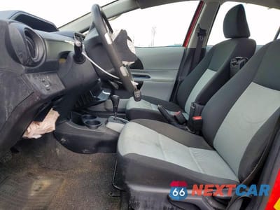 Zdjęcie 7 z 13 samochodu: 2013 TOYOTA PRIUS C TWO VIN:JTDKDTB36D1535436 - miniatura