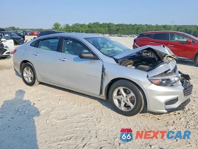 Czwarte zdjęcie samochodu z boku: 2018 CHEVROLET MALIBU LS VIN:1G1ZB5STXJF260354 - miniatura