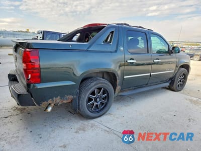 Trzecie zdjęcie samochodu z tyłu: 2013 CHEVROLET AVALANCHE LTZ VIN:3GNTKGE75DG261638 - miniatura