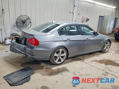 Trzecie zdjęcie samochodu z tyłu: 2010 BMW 335 I VIN:WBAPM7C58AA367157 - miniatura
