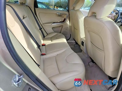 Zdjęcie 11 z 13 samochodu: 2016 VOLVO XC60 T5 PREMIER VIN:YV4612RK9G2815655 - miniatura