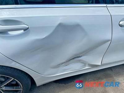 Zdjęcie 11 z 14 samochodu: 2021 BMW 330XI VIN:3MW5R7J02M8C01491 - miniatura