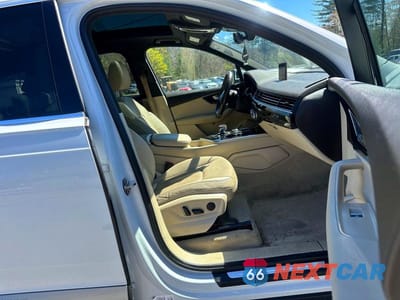 Zdjęcie 8 z 10 samochodu: 2017 AUDI Q7 PRESTIGE VIN:WA1VAAF78HD035509 - miniatura