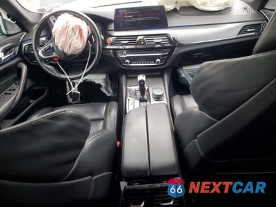 Zdjęcie 8 z 12 samochodu: 2018 BMW M5 VIN:WBSJF0C50JB283038 - miniatura