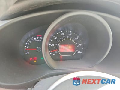 Zdjęcie 9 z 13 samochodu: 2016 KIA SOUL BASE VIN:KNDJN2A22G7323257 - miniatura