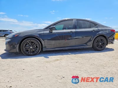 2025 TOYOTA CAMRY SE 4T1DAACK4SU158981 - główne zdjęcie licytacji z USA - miniatura