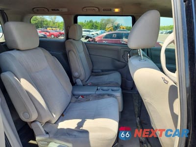 Zdjęcie 11 z 13 samochodu: 2017 NISSAN QUEST SV VIN:JN8AE2KP9H9165391 - miniatura