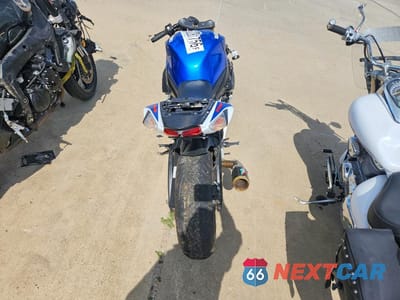 Czwarte zdjęcie samochodu z boku: 2024 SUZUKI GSX-R750 VIN:JS1GR7MA0R7101487 - miniatura