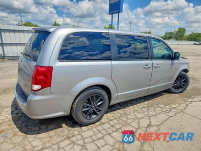 Trzecie zdjęcie samochodu z tyłu: 2019 DODGE GRAND CARAVAN GT VIN:2C4RDGEG4KR670525 - miniatura