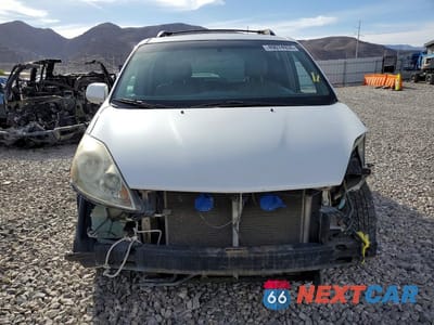 Piąte zdjęcie samochodu w środku: 2008 TOYOTA SIENNA XLE LIMITED VIN:5TDBK22C68S015018 - miniatura