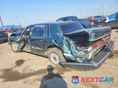 Drugie zdjęcie samochodu z przodu: 1996 LINCOLN TOWN CAR EXECUTIVE VIN:1LNLM81W0TY629956 - miniatura