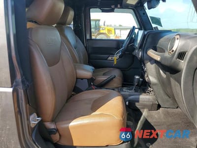 Zdjęcie 10 z 12 samochodu: 2016 JEEP WRANGLER SAHARA VIN:1C4GJWBG8GL322323 - miniatura