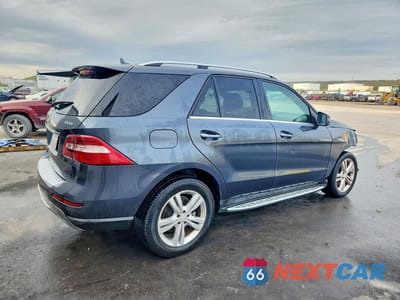 Trzecie zdjęcie samochodu z tyłu: 2013 MERCEDES-BENZ ML 350 4MATIC VIN:4JGDA5HB7DA185502 - miniatura