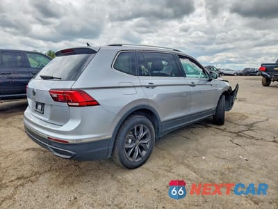 Trzecie zdjęcie samochodu z tyłu: 2024 VOLKSWAGEN TIGUAN SE VIN:3VV3B7AX0RM033880 - miniatura