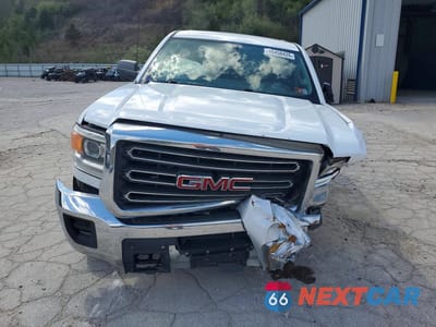 Piąte zdjęcie samochodu w środku: 2018 GMC SIERRA K2500 HEAVY DUTY VIN:1GT12REG2JF156094 - miniatura