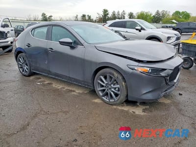Czwarte zdjęcie samochodu z boku: 2024 MAZDA 3 PREFERRED VIN:JM1BPALMXR1711298 - miniatura
