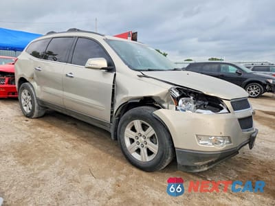Czwarte zdjęcie samochodu z boku: 2012 CHEVROLET TRAVERSE LT VIN:1GNKVJED8CJ259398 - miniatura