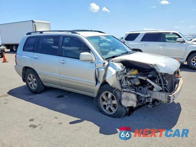 Czwarte zdjęcie samochodu z boku: 2004 TOYOTA HIGHLANDER BASE VIN:JTEGD21A240101385 - miniatura