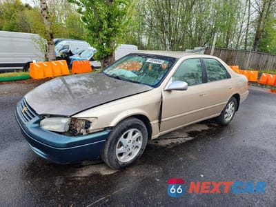 1999 TOYOTA CAMRY LE V6 JT2BF28K5X0220245 - główne zdjęcie licytacji z USA - miniatura