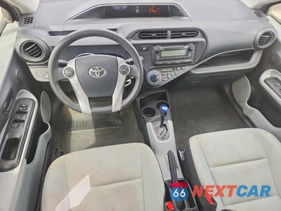 Zdjęcie 8 z 12 samochodu: 2014 TOYOTA PRIUS C ONE VIN:JTDKDTB37E1076399 - miniatura