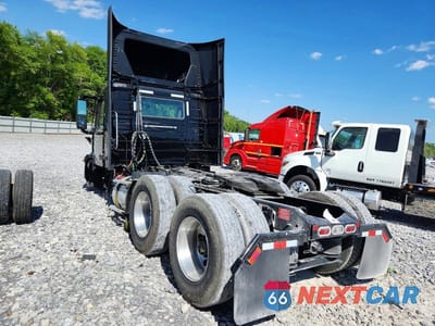 Trzecie zdjęcie samochodu z tyłu: 2025 VOLVO VNL SEMI TRUCK VIN:4V4NC9EH2SN682731 - miniatura