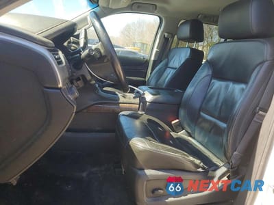 Zdjęcie 7 z 14 samochodu: 2016 CHEVROLET SUBURBAN K1500 LT VIN:1GNSKHKC3GR245638 - miniatura