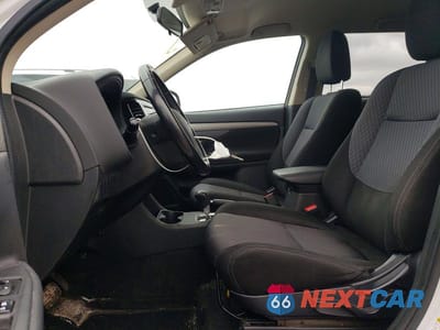 Zdjęcie 7 z 13 samochodu: 2015 MITSUBISHI OUTLANDER ES VIN:JA4AD2A36FZ603465 - miniatura