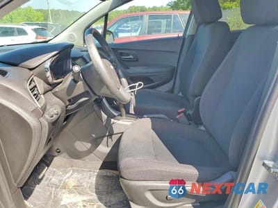 Zdjęcie 7 z 12 samochodu: 2020 CHEVROLET TRAX LS VIN:3GNCJKSBXLL196371 - miniatura